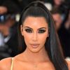 Kim Kardashian fala quais são os 5 itens de mauiagem indispensáveis em sua rotina de cuidados com a pele!