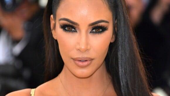Kim Kardashian revela segredo da pele: hidratante que custa R$ 780, Celebridades