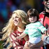 Shakira leva o filho, Milan, para a final da Copa do Mundo no Maracanã, no Rio de Janeiro