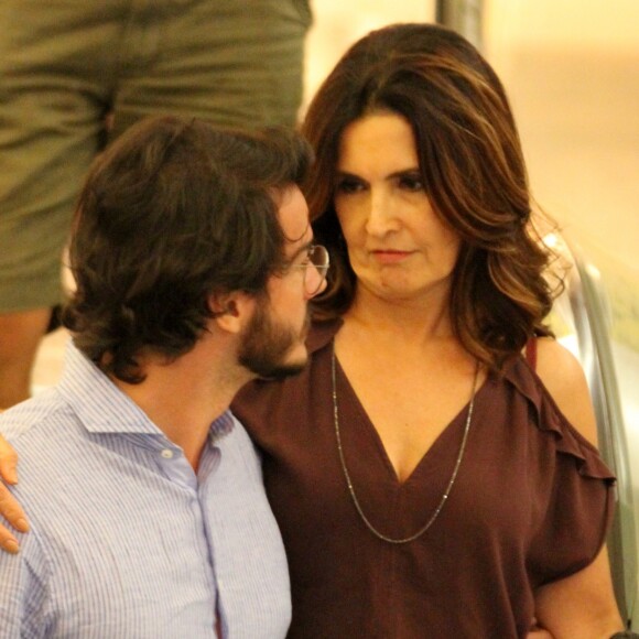 Fátima Bernardes tem recebido muitos elogios por sua beleza e forma física. 'Quando a gente está bem por dentro, está bem por fora', disse ela, que namora o advogado Túlio Gadêlha