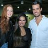 Marina Ruy Barbosa e o marido, Xandinho Negrão, posaram com Simone, da dupla com Simaria, nesta sexta-feira, 1 de junho de 2018