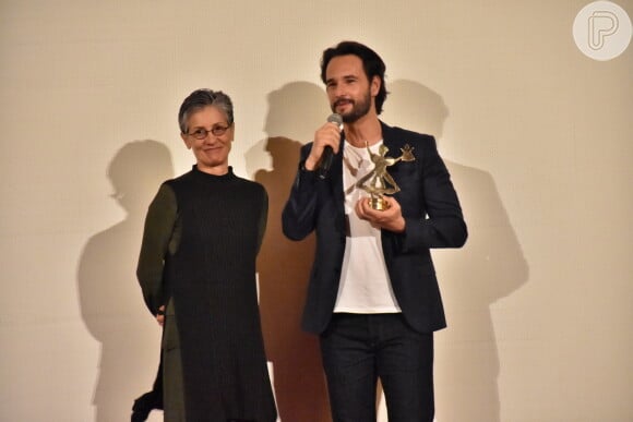 Rodrigo Satoro ganhou o prêmio Calunga de Ouro na noite deste sábado, 2 de junho de 2018
