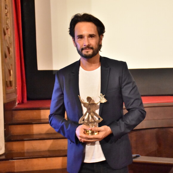 Rodrigo Satoro recebeu a honraria máxima do festival, o Troféu Calunga de Ouro