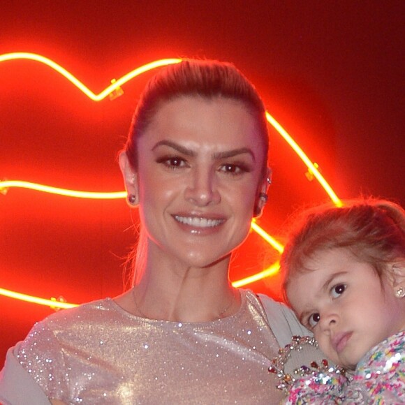 Mirella Santos contou como orienta filha, Valentina, a reagir ao assédio nas ruas