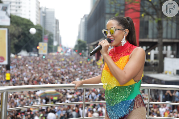 Anitta cantou seus sucessos na parada LGBT em São Paulo neste domingo, 3 de junho de 2018