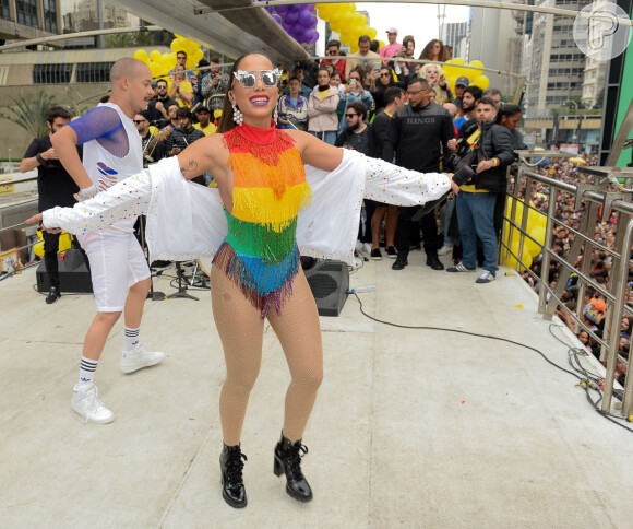 Anitta se apresentou na parada LGBT em São Paulo neste domingo, 3 de junho de 2018
