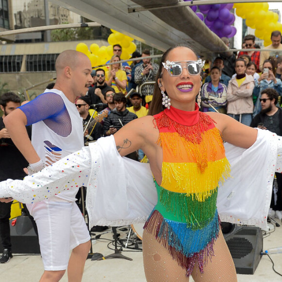 Anitta se apresentou na parada LGBT em São Paulo neste domingo, 3 de junho de 2018