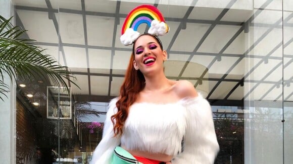 Ex-BBBs Ana Clara e Gleici marcam presença na Parada do Orgulho LGBT, em SP