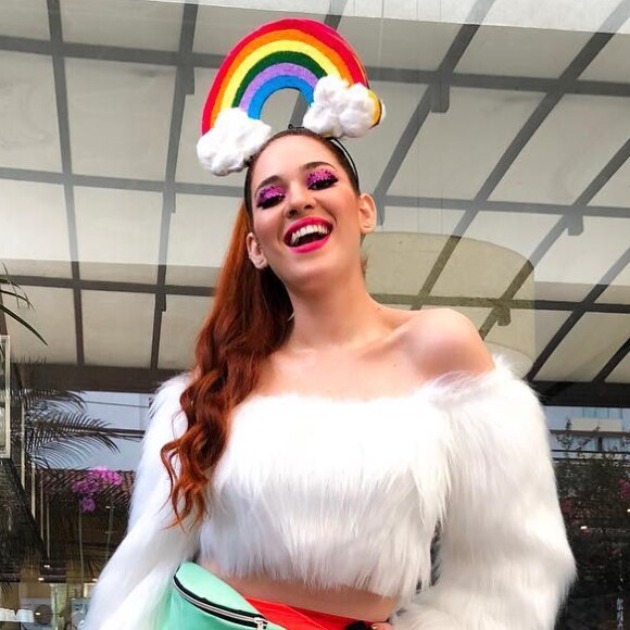 Ex-BBB Ana Clara marcou presença na Parada LGBT, em São Paulo, em 3 de junho de 2018