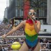 Anitta se apresenta na Parada LGBT, em São Paulo