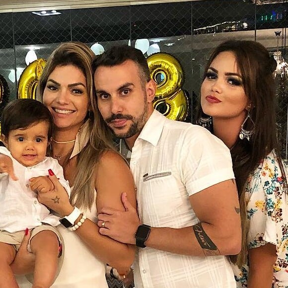 Kelly Key recebeu os cuidados do marido, Mico Freitas, e da filha, Suzanna Freitas, após cirurgias plásticas: 'Estou com meu príncipe e minha princesa que estão cuidado superbem'