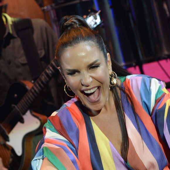 'Ela é boa de WhatsApp. Ela manda vídeos que eu fico: 'onde você achou isso?' E eu recebo em horas muito inusitadas', afirmou Ivete Sangalo sobre Claudia Leitte