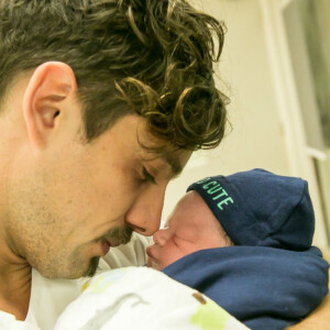 Valentim, filho de Rafael Cardoso e Mariana Bridi, nasceu no dia 30 de maio de 2018