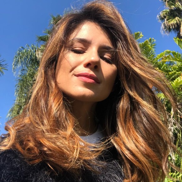 Cabelo novo! Paula Fernandes compartilhou fotos de sua mudança de visual em seu perfil no Instagram nesta quarta-feira, dia 6 de junho de 2018