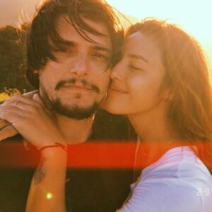 Bruno Gissoni e Yanna Lavigne recentemente se casaram em uma cerimônia surpresa