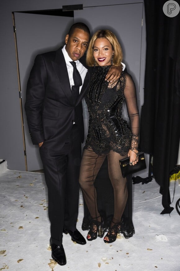Beyoncé e Jay-Z apareceram com os gêmeos em outro momento do show, em vídeos caseiros