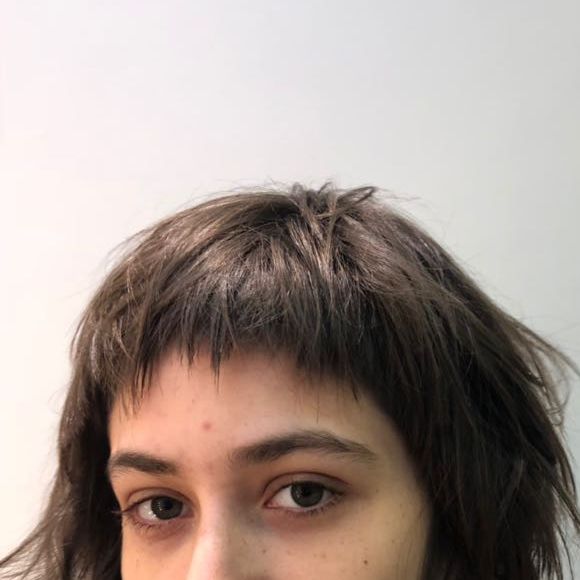 Luisa Arraes rebateu críticas por seu corte de cabelo usado na novela 'Segundo Sol': 'Uma menina com todos esses descompensados, toda essa história, as pessoas não podem esperar que ela tenha um corte chanel'