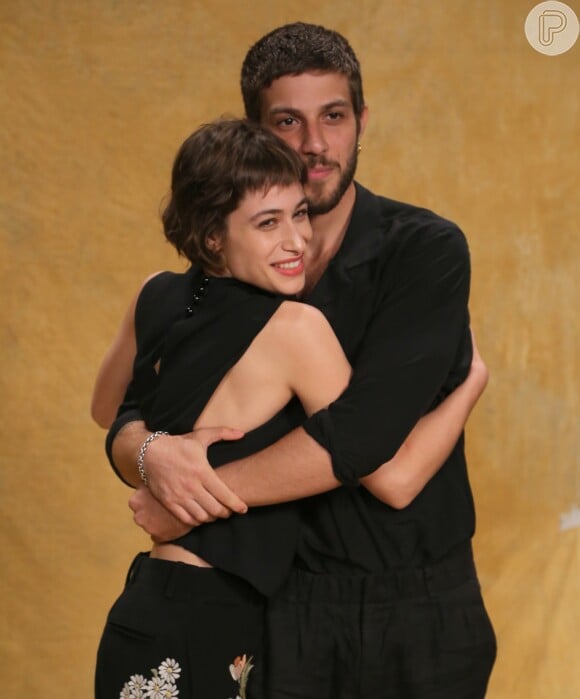 Manu (Luisa Arraes) e Ícaro (Chay Suede) são irmãos na novela 'Segundo Sol'