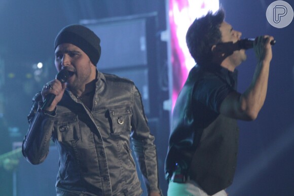 Zezé Di Camargo e Luciano fizeram show durante o lançamento de CD em São Paulo