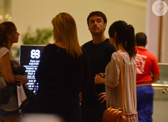 Sthefany Brito foi ao shopping VIllage Mall, na Barra da Tijuca, Zona Oeste do Rio de Janeiro, nesta terça-feira, 22 de julho de 2014, acompanhada do irmão, o ator Kayky Brito