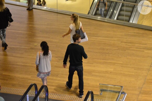 Sthefany Brito foi ao shopping VIllage Mall, na Barra da Tijuca, Zona Oeste do Rio de Janeiro, nesta terça-feira, 22 de julho de 2014, acompanhada do irmão, o ator Kayky Brito