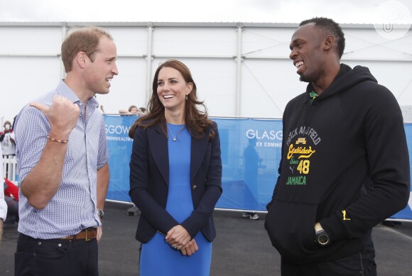 Acompanhada do marido e do príncipe Harry, ela também conversou com crianças de um projeto da UNICEF e do campeão Usain Bolt