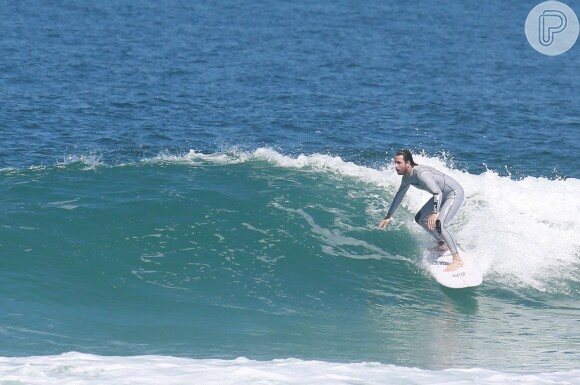 Rodrigo Santoro pratica o surfe com frequência