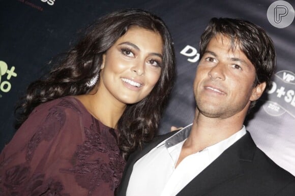Juliana Paes é casada com Carlos Eduardo Baptista, que elogiou a mulher: 'Ela é linda de qualquer jeito'
