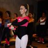 Sabrina Sato relembra tempo de bailarina e faz aula de balé em São Paulo