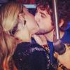 Claudia Leitte não cansa de beijar seu marido, Márcio Pedreira durante o carnaval de Salvador