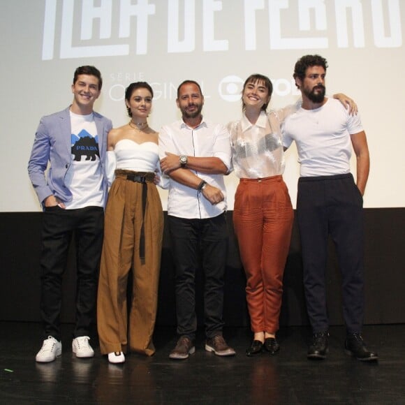 Sophie Charlotte se reúne com elenco da série 'Ilha de Ferro', da TV Globo, para uma coletiva no Teatro Riachuelo, no Centro do Rio de Janeiro, na noite desta terça-feira, 13 de novembro de 2018