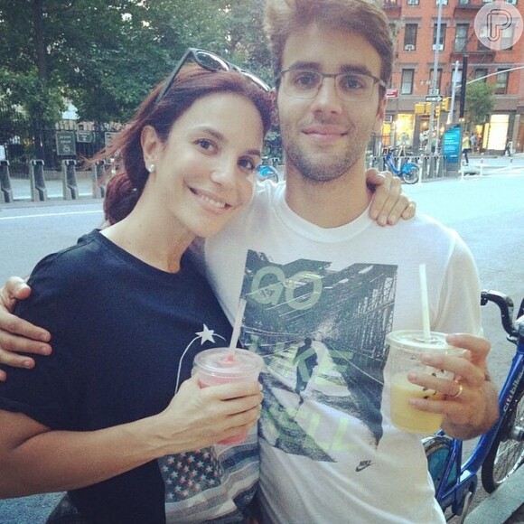 Ivete Sangalo curte dias de descanso com o marido, Daniel Cady, em Nova York, nos Estados Unidos (2 de setembro de 2014)