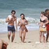 Isis Valverde grava cenas de 'Boogie Oogie', na praia do Recreio dos Bandeirantes, na Zona Oeste do Rio de Janeiro. Marco Pigossi, Brenno Leone e Alice Wegmann também estiveram na gravação (5 de setembro de 2014)