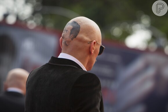 James Franco exibe tatuagem falsa no Festival de Veneza