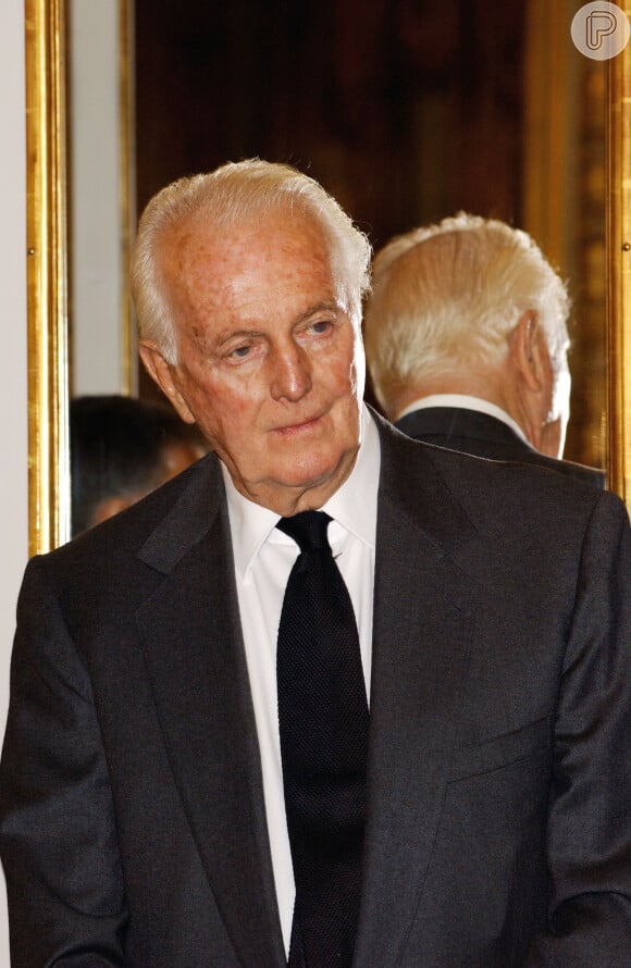 Hubert de Givenchy, morreu enquanto dormia, em sua casa perto da capital francesa, aos 91 anos