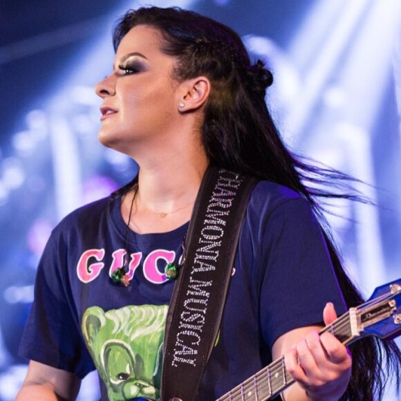 Maraisa, da dupla com Maiara, optou por visual confortável e cheio de estilo