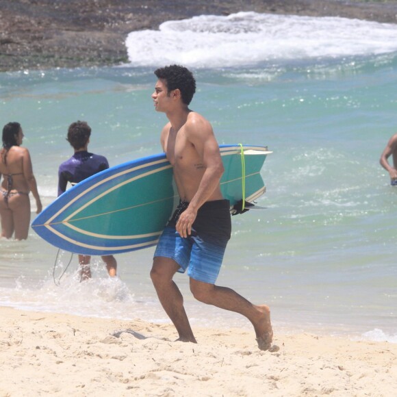 Sergio Malheiros gravou cenas de surfe na Praia do Arpoador, no Rio de Janeiro