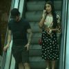Alexandre Pato e Bianca Andrade foram clicados ao descer a escada rolante