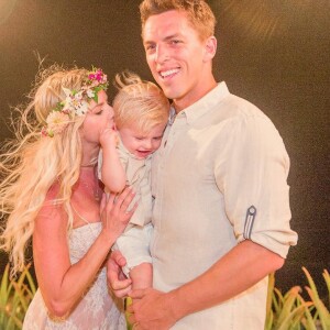 Filho de Karina Bacchi, Enrico levou as alianças para atriz e Amaury Nunes em casamento