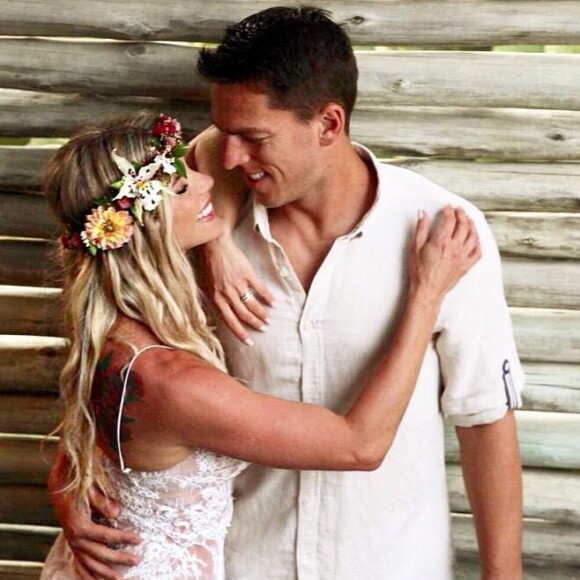 Karina Bacchi foi pedida em casamento por Amaury Nunes em maio de 2018