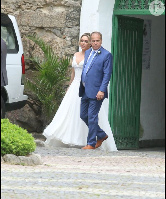 Tânia Mara e Jayme Monjardim se casam em cerimônia religiosa em igreja do Rio de Janeiro