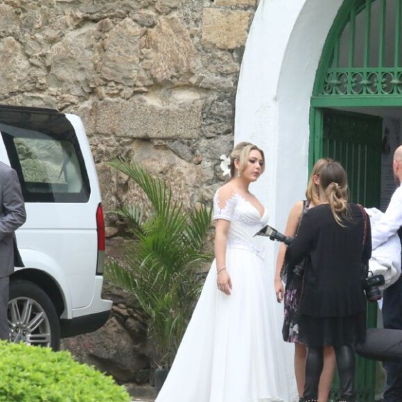 Tânia Mara se casa com o diretor Jayme Monjardim no Rio de Janeiro