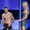 Justin Bieber faz streap-tease e fica só de cueca durante evento em Nova York, EUA