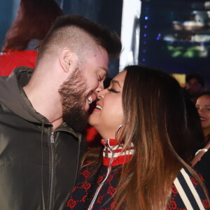 Preta Gil curtiu a gravação de DVD dos 25 anos de carreira de Ivete Sangalo ao lado do marido, Rodrigo Godoy