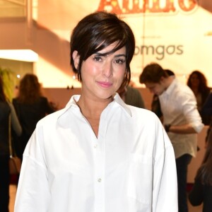 O corte pixie de Fernanda Paes Leme tem franja lateral