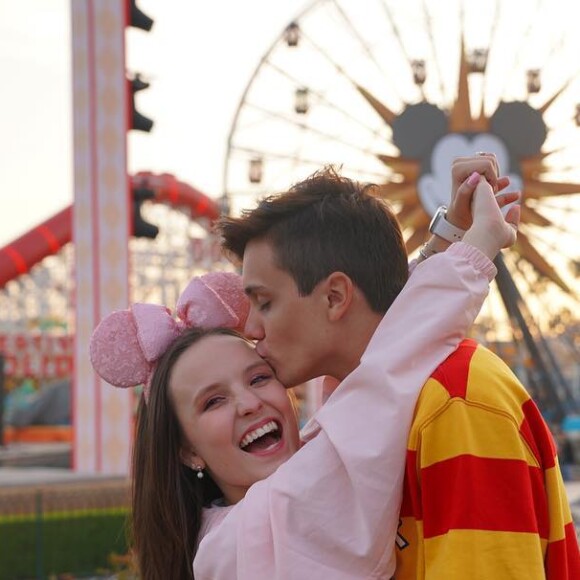 Larissa Manoela destaca sintonia com Leo Cidade em 1º ano de namoro nesta sexta-feira, dia 14 de dezembro de 2018