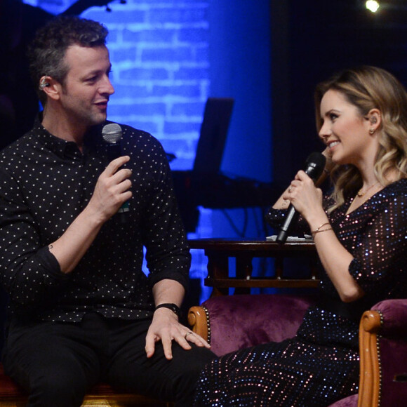 Sandy e o marido, Lucas Lima, protagonizaram momentos fofos no show no Credicard Hall, em São Paulo
