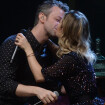 Sandy troca beijo com o marido, Lucas Lima, e canta com o pai em show. Fotos!