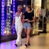 Compras em família! Xuxa Meneghel e Sasha vão juntas a shopping no Rio na sexta-feira, dia 22 de dezembro de 2018
