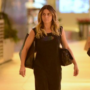 Giovanna Antonelli passeia em shopping do Rio de Janeiro em 22 de dezembro de 2018